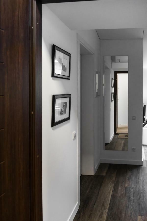 Deluxe Apartments By Hostlovers Kaunas Exteriör bild